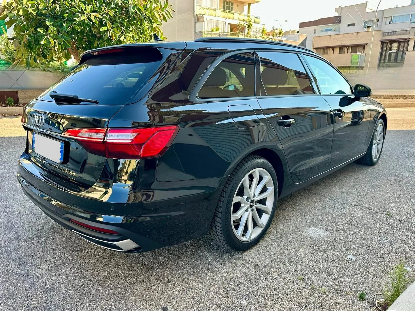 Audi A4 Avant 2023 photo 4