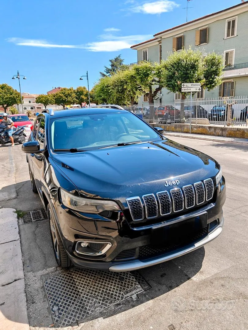 Jeep Cherokee 2019 photo 2
