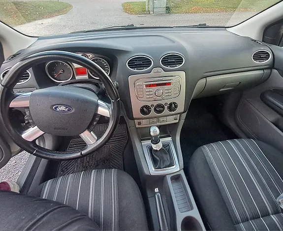 Ford Focus 2010 photo 5