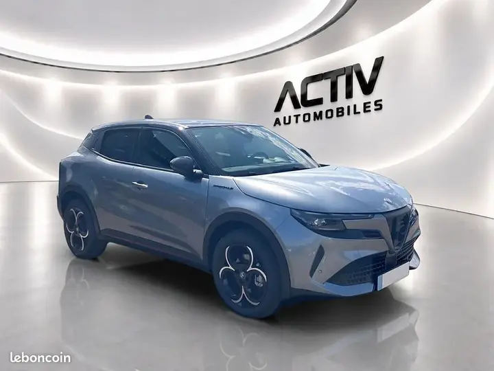 Alfa Romeo Junior 2026 photo 3