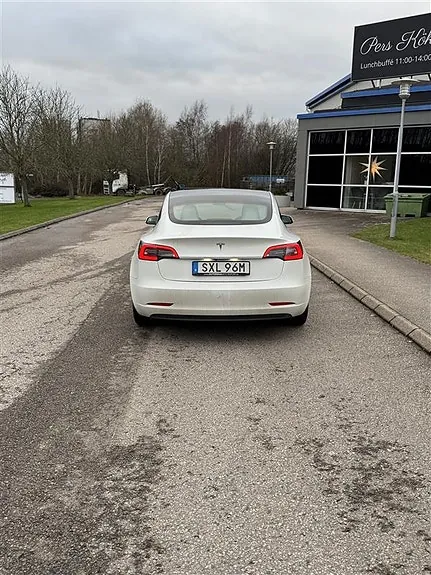 Tesla Model 3 2021 photo 2