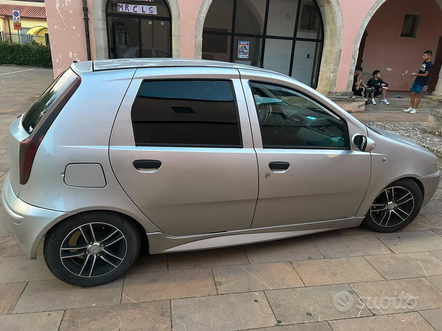 Fiat Punto 2001 photo 2