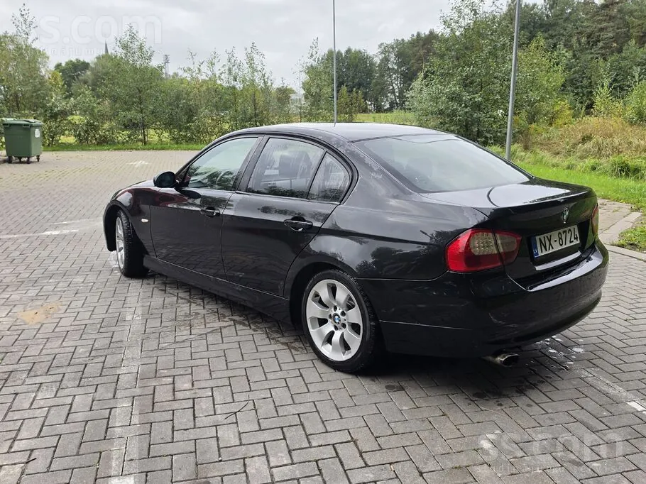 BMW 318 2008 photo 4