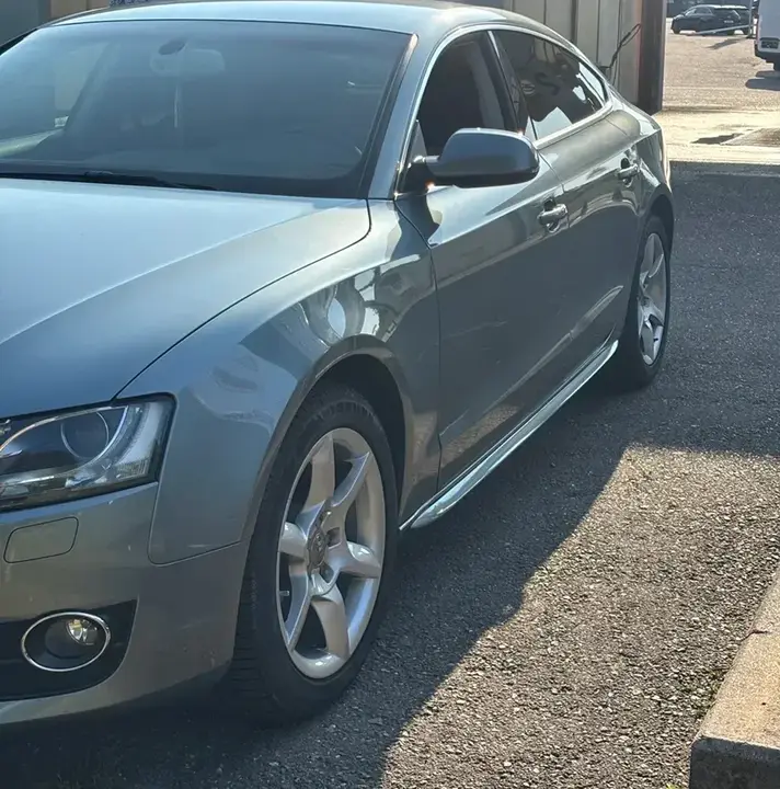 Audi A5 2009 photo 2