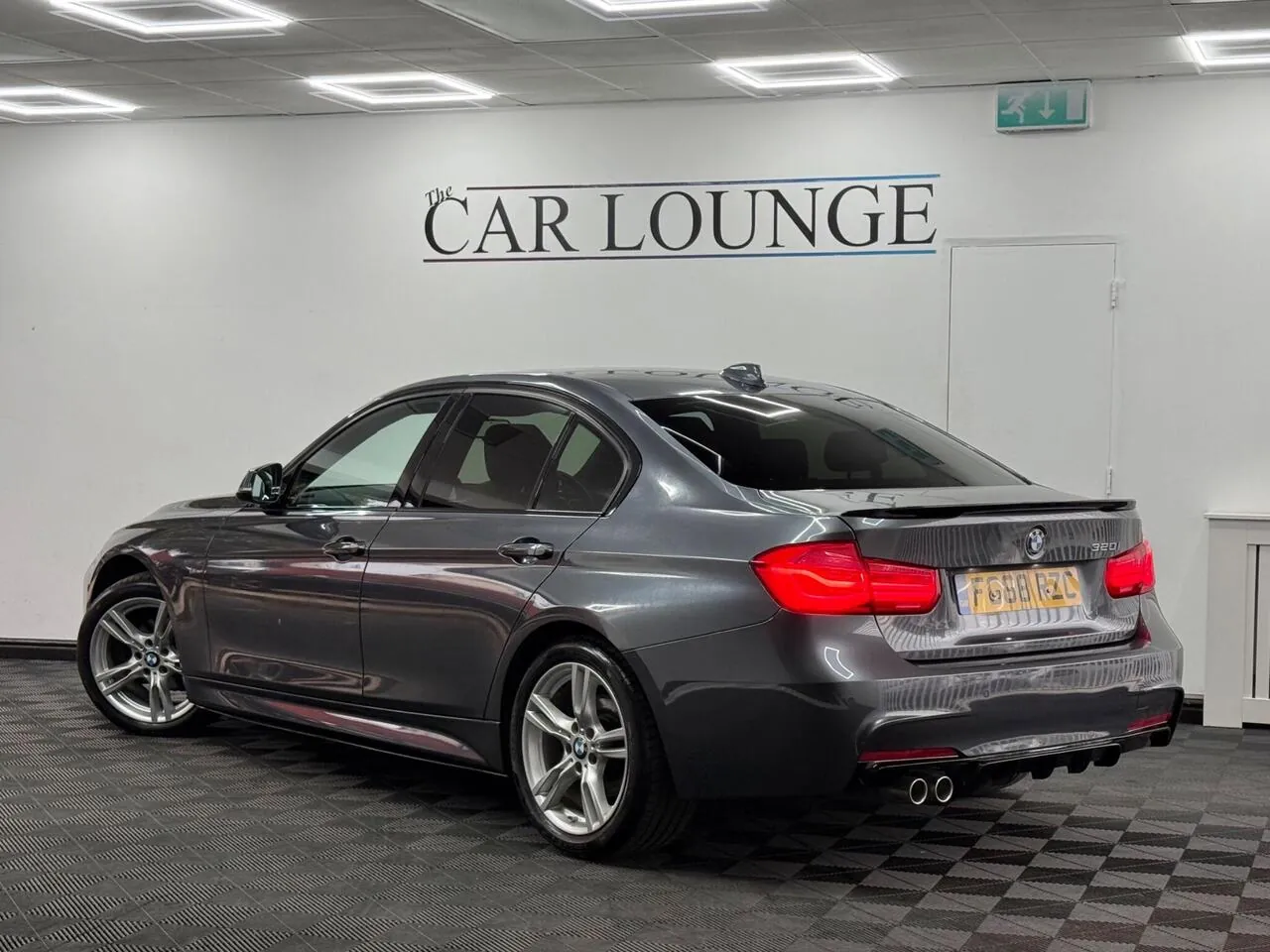 BMW 3 Series 2018 photo 4