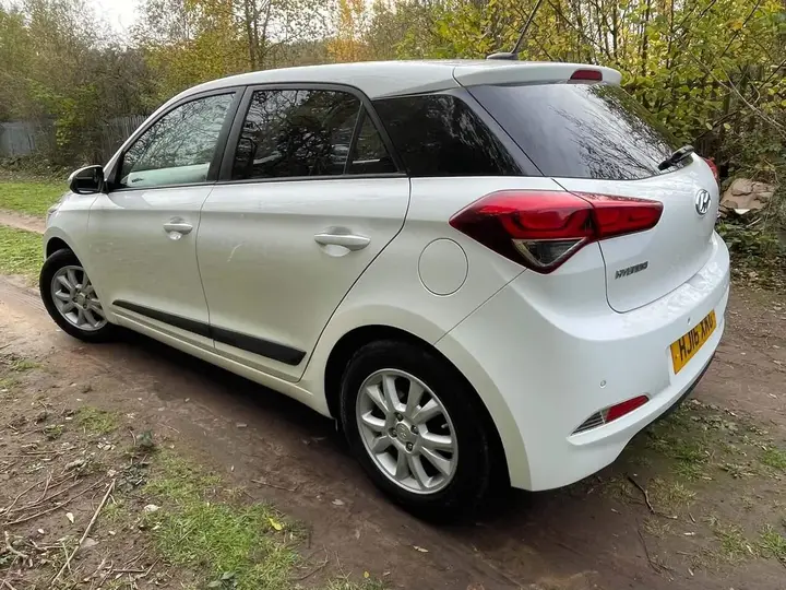 Hyundai I20 2016 photo 3