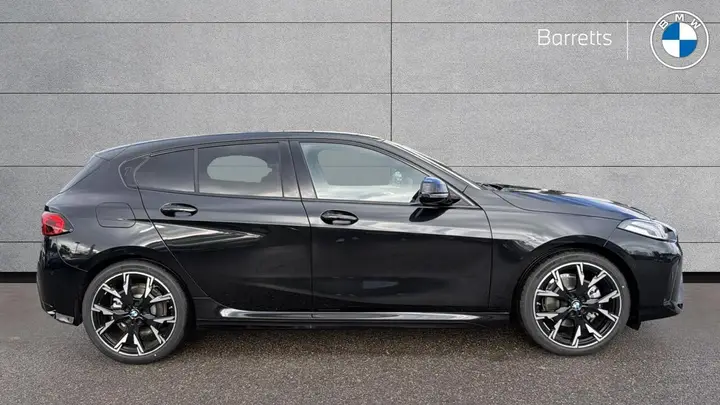 BMW 1 Series photo 3