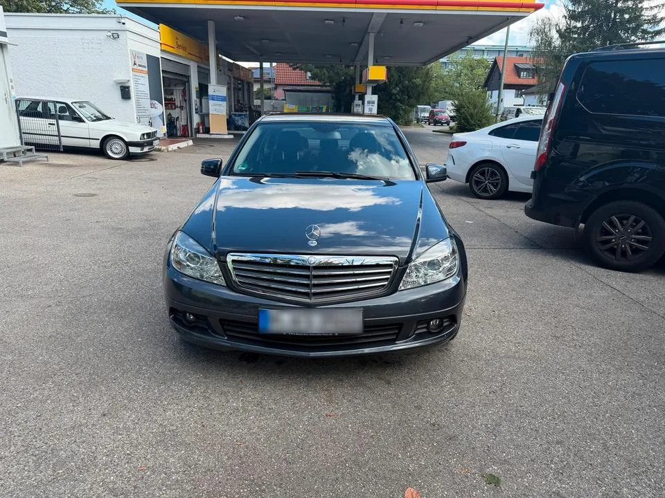 Mercedes-Benz C220