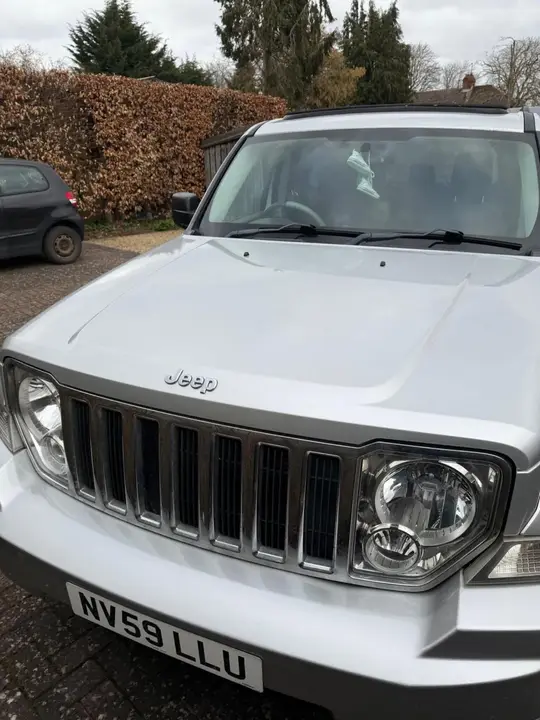 Jeep Cherokee 2009 photo 4