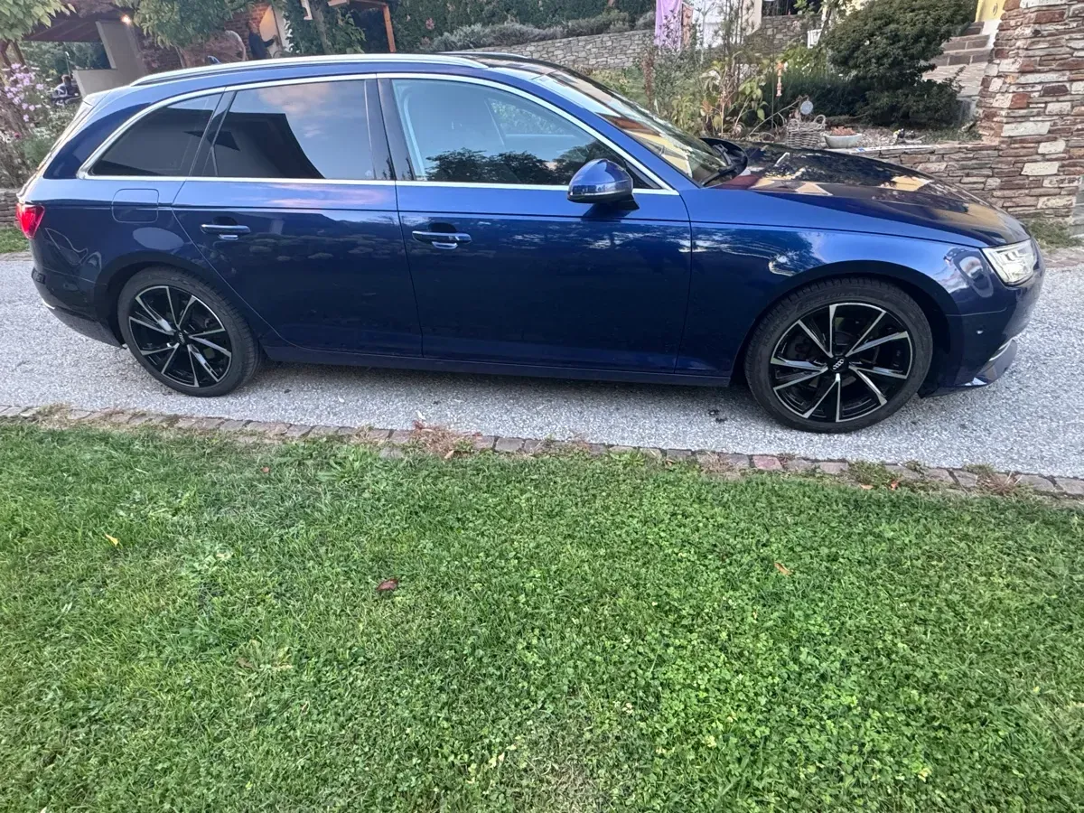 Audi A4 2017 photo 2