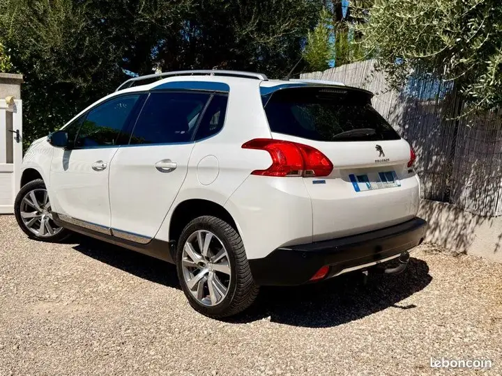 Peugeot 2008 2016 photo 3