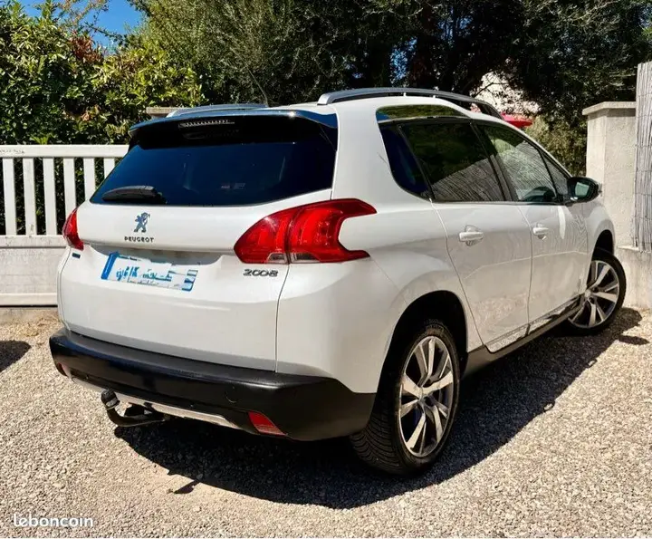 Peugeot 2008 2016 photo 4