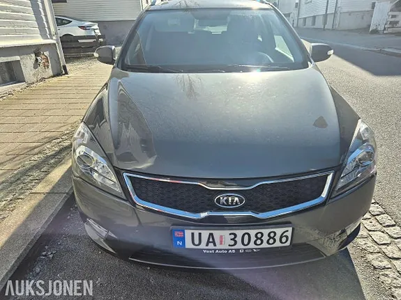 Kia Ceed 2011 photo 2