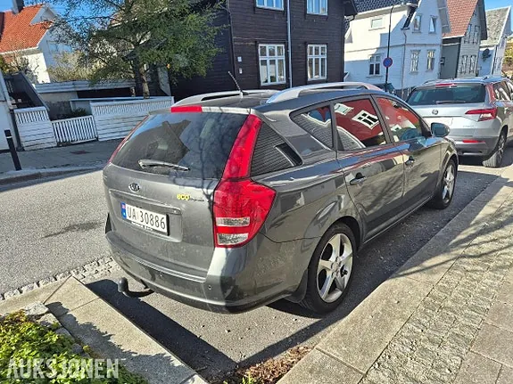 Kia Ceed 2011 photo 4
