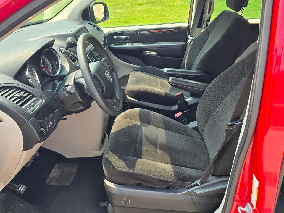 Dodge Grand Caravan 2012 photo 3