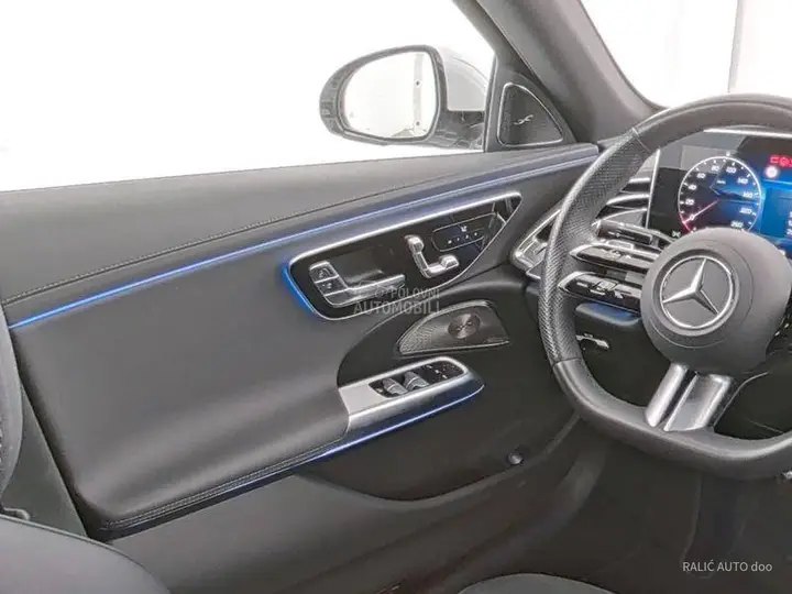 Mercedes-Benz E 220 2025 photo 4