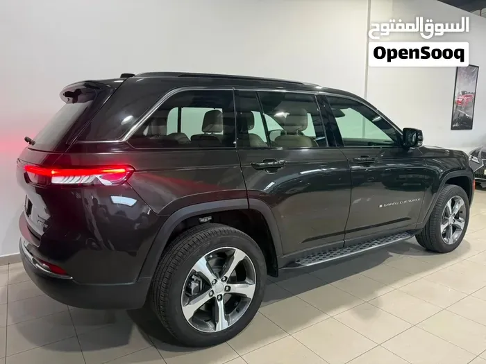 Jeep Grand Cherokee 2024 photo 2