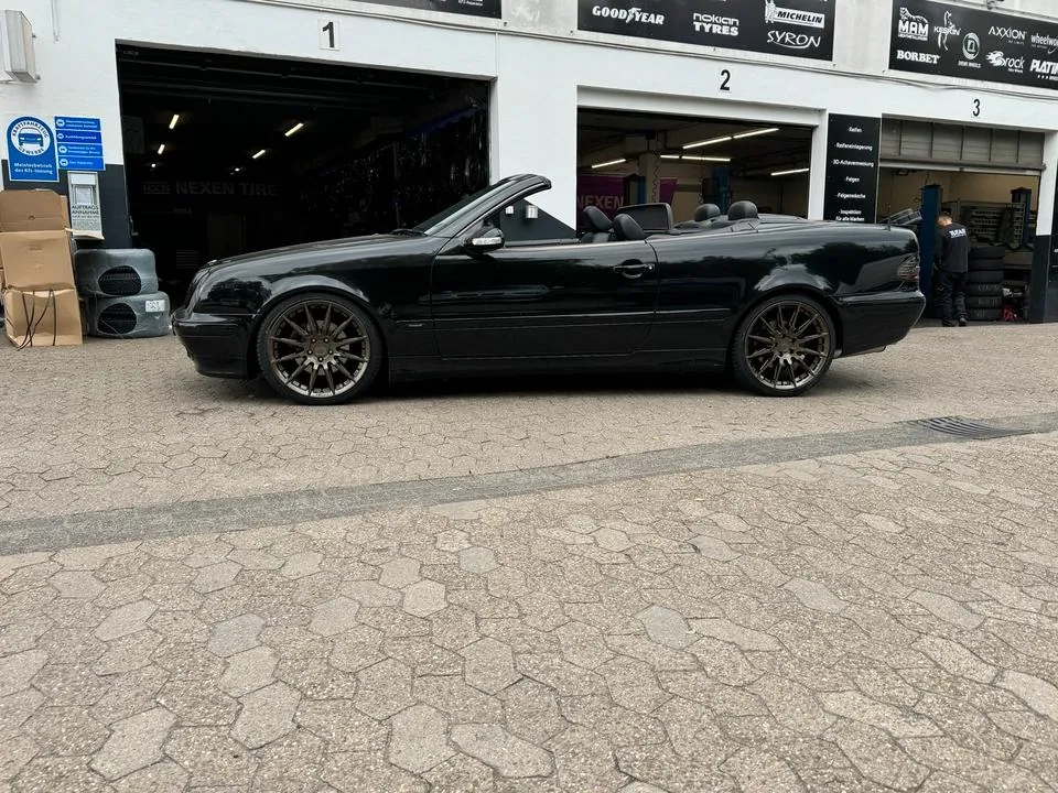 Mercedes-Benz W208