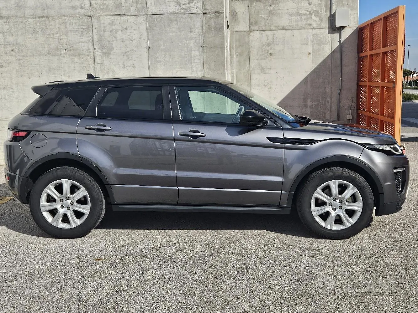 Land Rover Range Rover Evoque 2015 photo 4