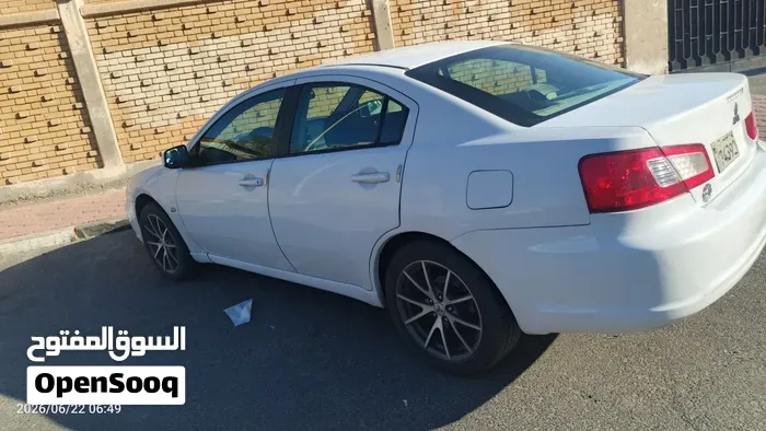 Mitsubishi Galant 2011 photo 4
