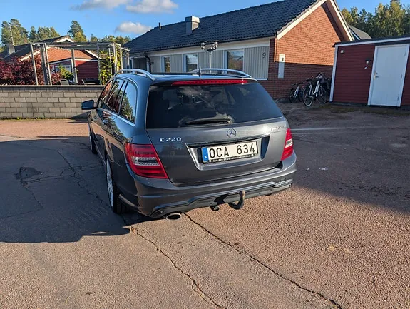 Mercedes-Benz C220 2013 photo 4