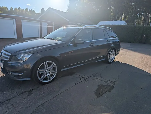 Mercedes-Benz C220 2013 photo 3