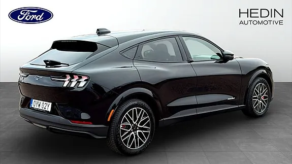 Ford Mustang Mach-E 2025 photo 2