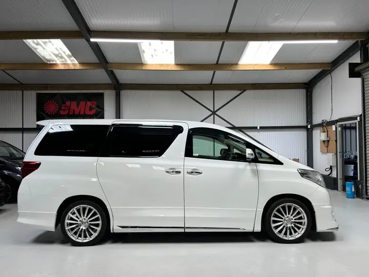 Toyota Alphard 2014 photo 3