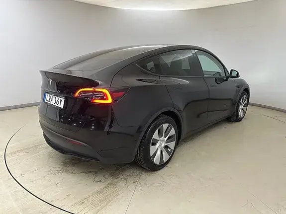 Tesla Model Y 2023 photo 3