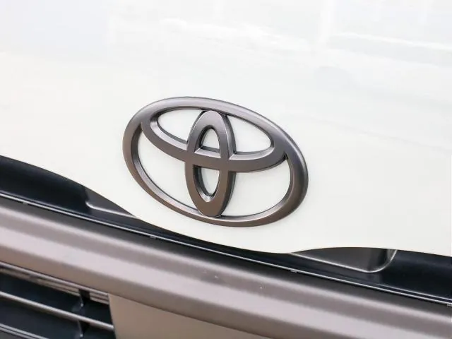 Toyota Hiace Van 2024 photo 4