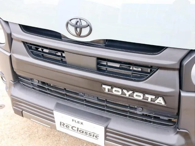 Toyota Hiace Van 2024 photo 5