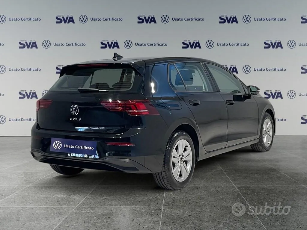 Volkswagen Golf 2025 photo 2