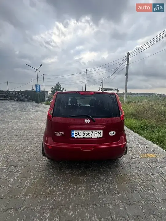 Nissan Note 2012 photo 3