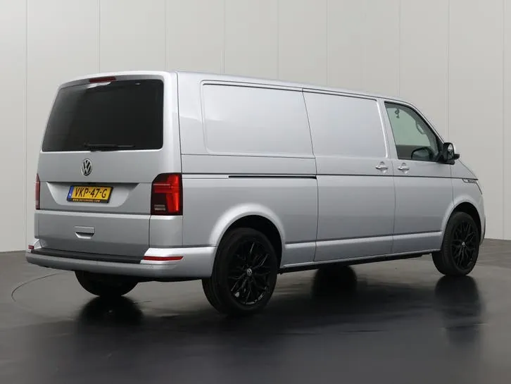 Volkswagen Transporter 2021 photo 2