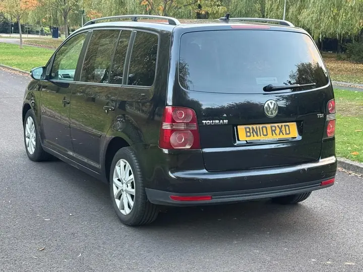 Volkswagen Touran 2010 photo 5