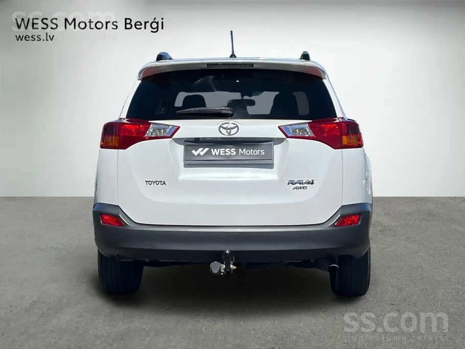 Toyota Rav 4 2015 photo 4