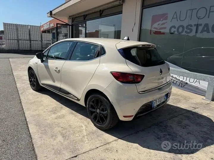 Renault Clio 2018 photo 2