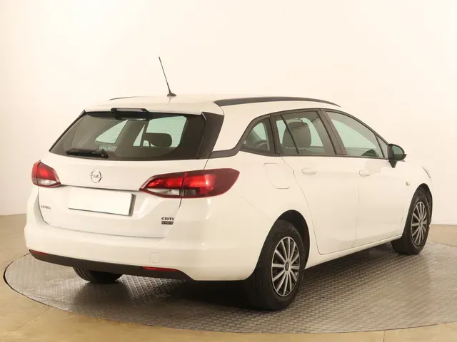 Opel Astra Sport Tourer 2016 photo 4