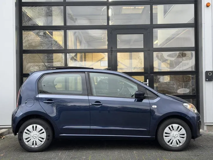 Volkswagen Up 2015 photo 3