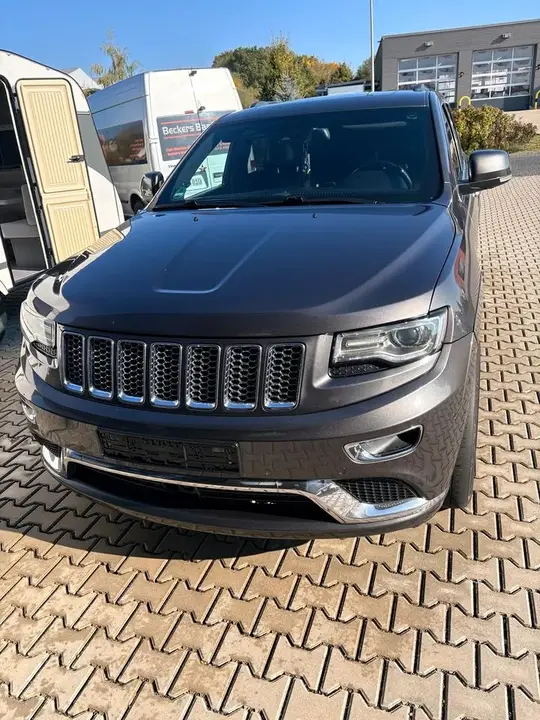 Jeep Grand Cherokee Summit
