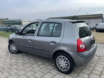 Renault Clio 2002 photo 3