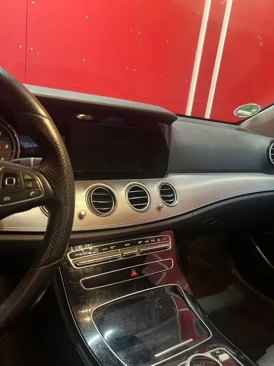 Mercedes-Benz E 200D
