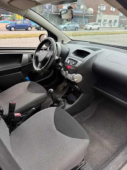 Toyota Aygo 2012 photo 5