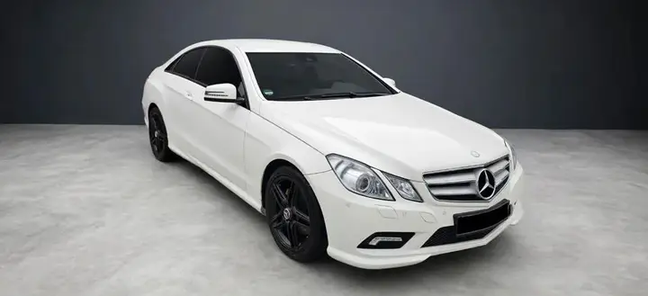 Mercedes-Benz E 200 Coupé