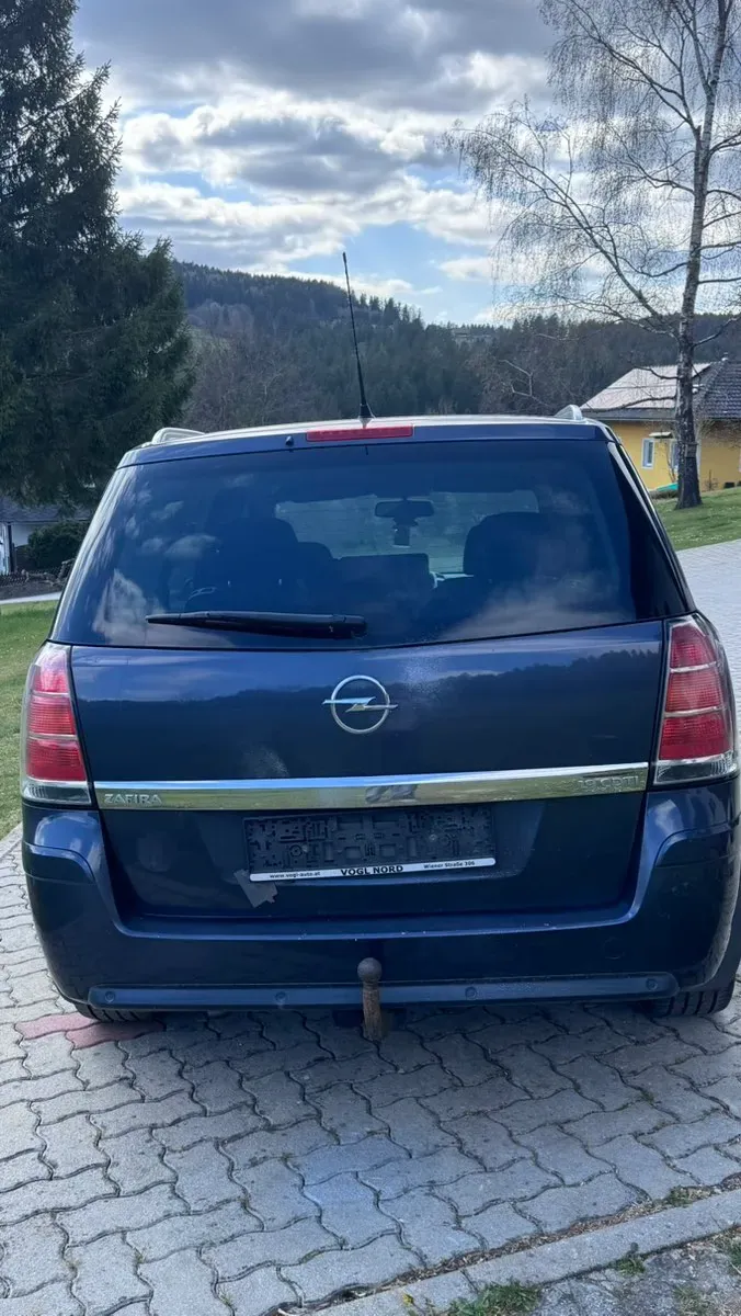 Opel Zafira 2007 photo 2