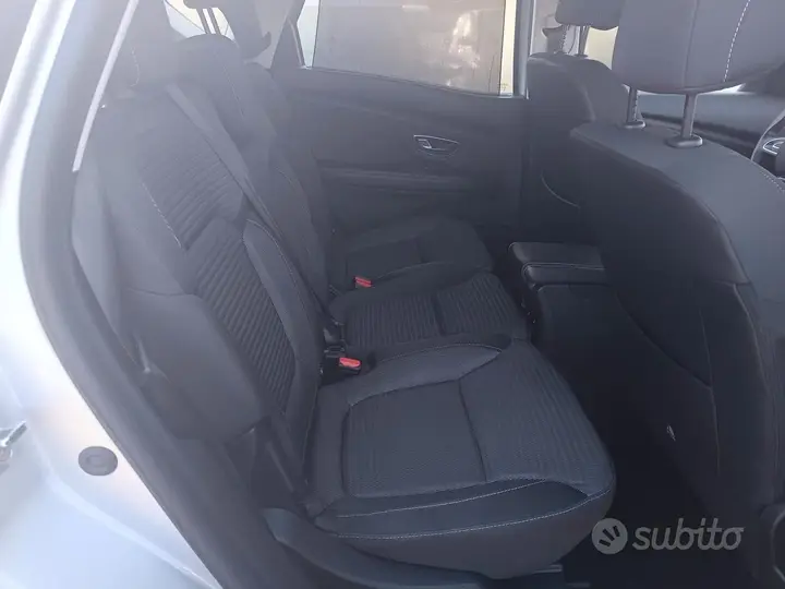 Renault Scenic 2018 photo 4