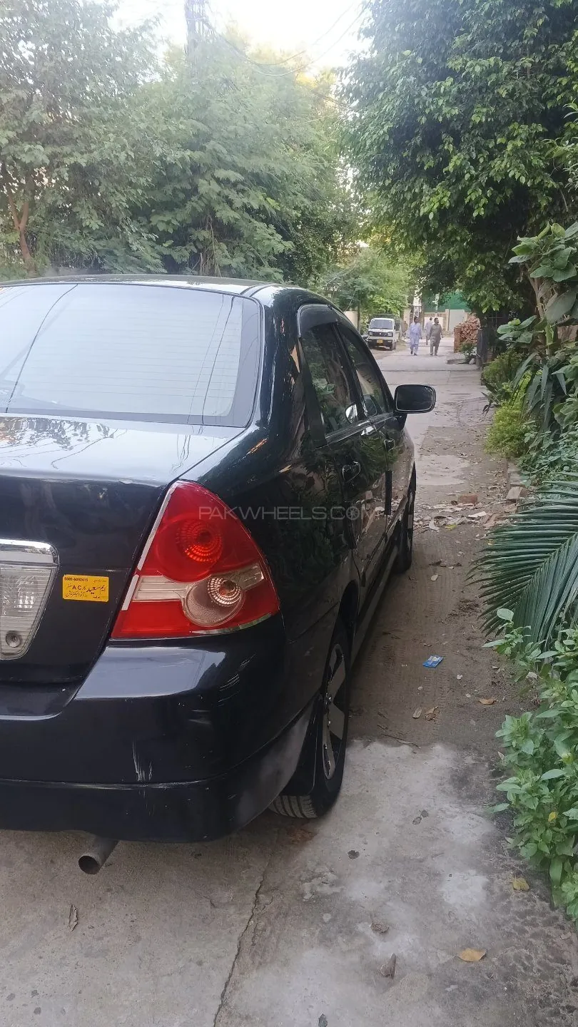 Suzuki Liana