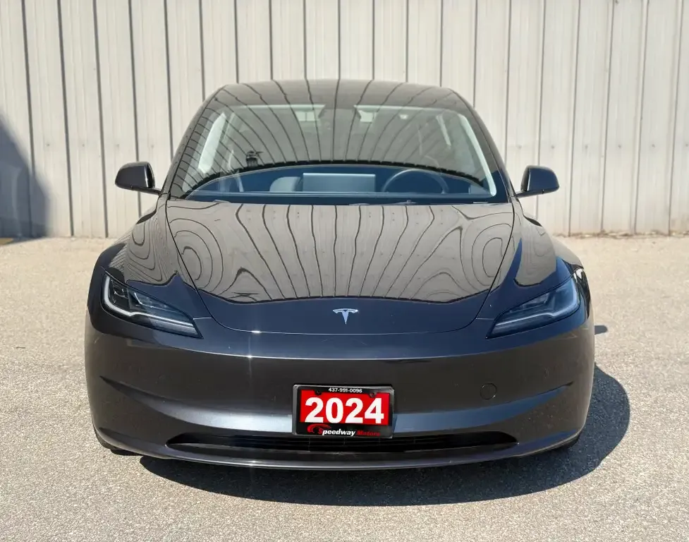 Tesla Model 3 2024 photo 2