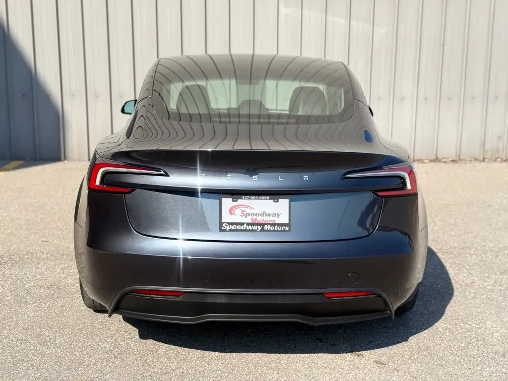Tesla Model 3 2024 photo 4