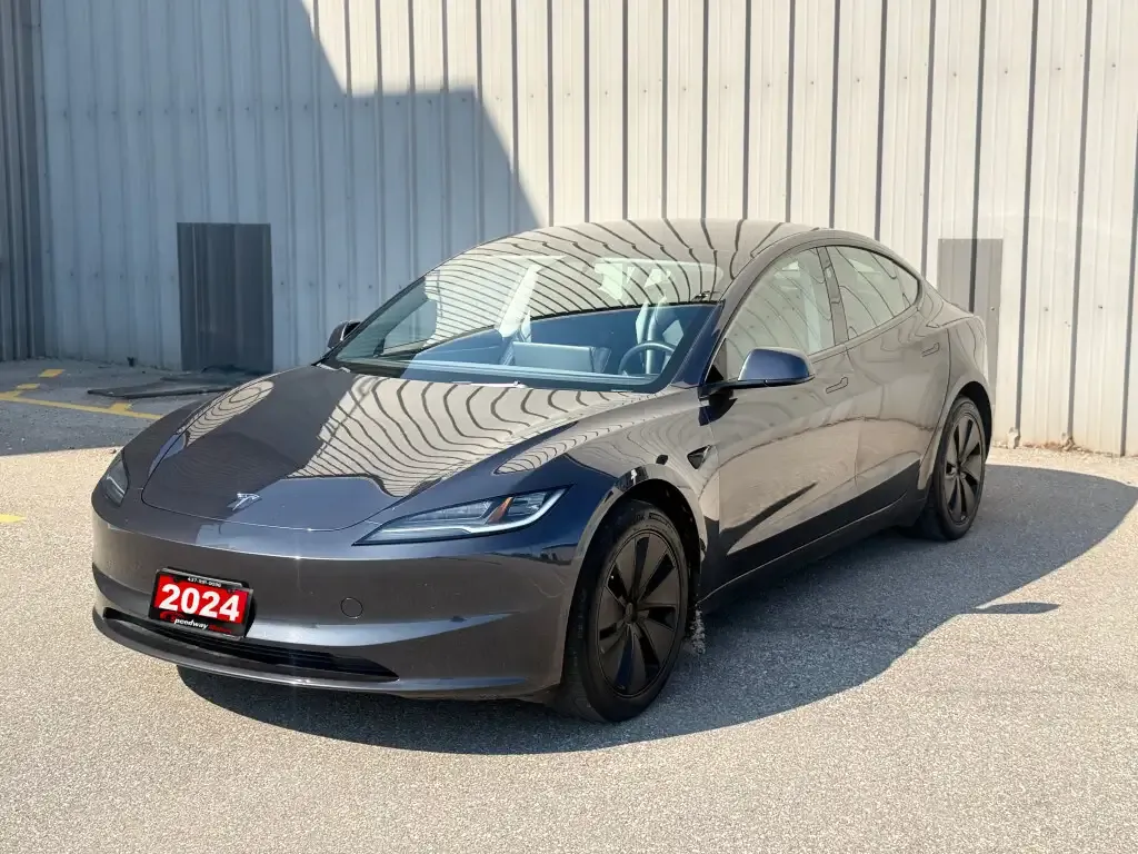 Tesla Model 3 2024 photo 3